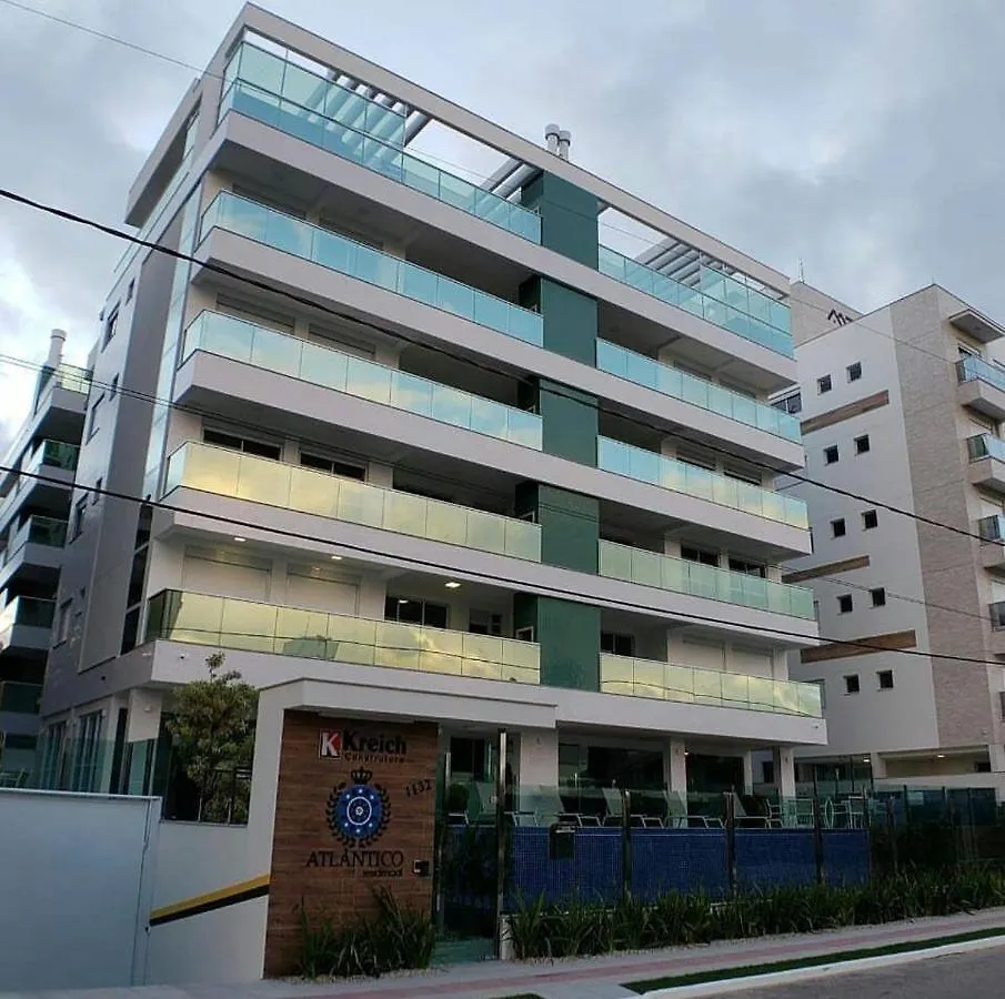 Apartamento Na Praia De Palmas Com Garagem Governador Celso Ramos