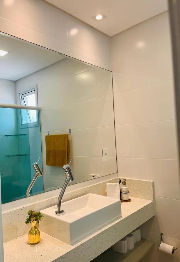 Apartamento Na Praia De Palmas Com Garagem Governador Celso Ramos